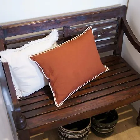 Apartment Charm With Patio *
