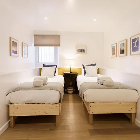 公寓 Charm With Patio *