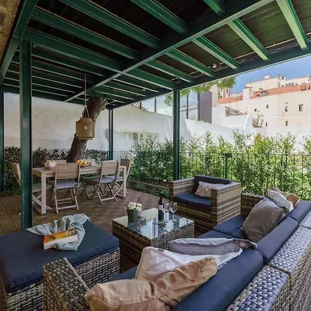 Charm With Patio * Lisbon