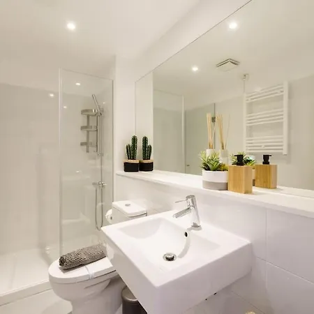 Charm With Patio Διαμέρισμα