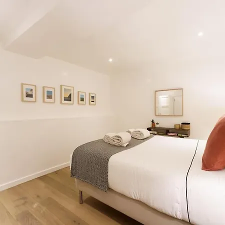 Charm With Patio 公寓 *