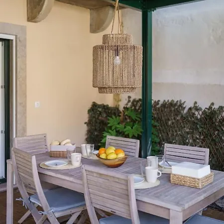 Charm With Patio * Lisbon