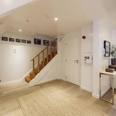 公寓 Charm With Patio *