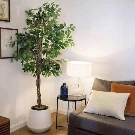 Apartment Charm With Patio Lisbon