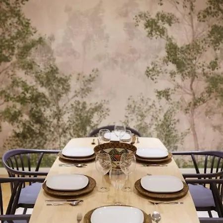 Charm With Patio Lisbon