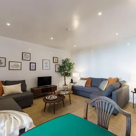 公寓 Charm With Patio