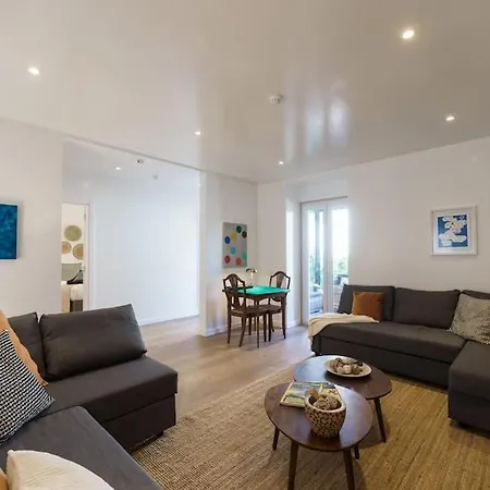 Apartment Charm With Patio Lisbon